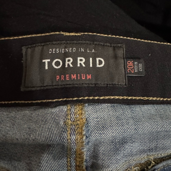 Torrid Bombshell Skinny Jeans Distressed Light Wash High Rise 20 - Picture 3 of 7